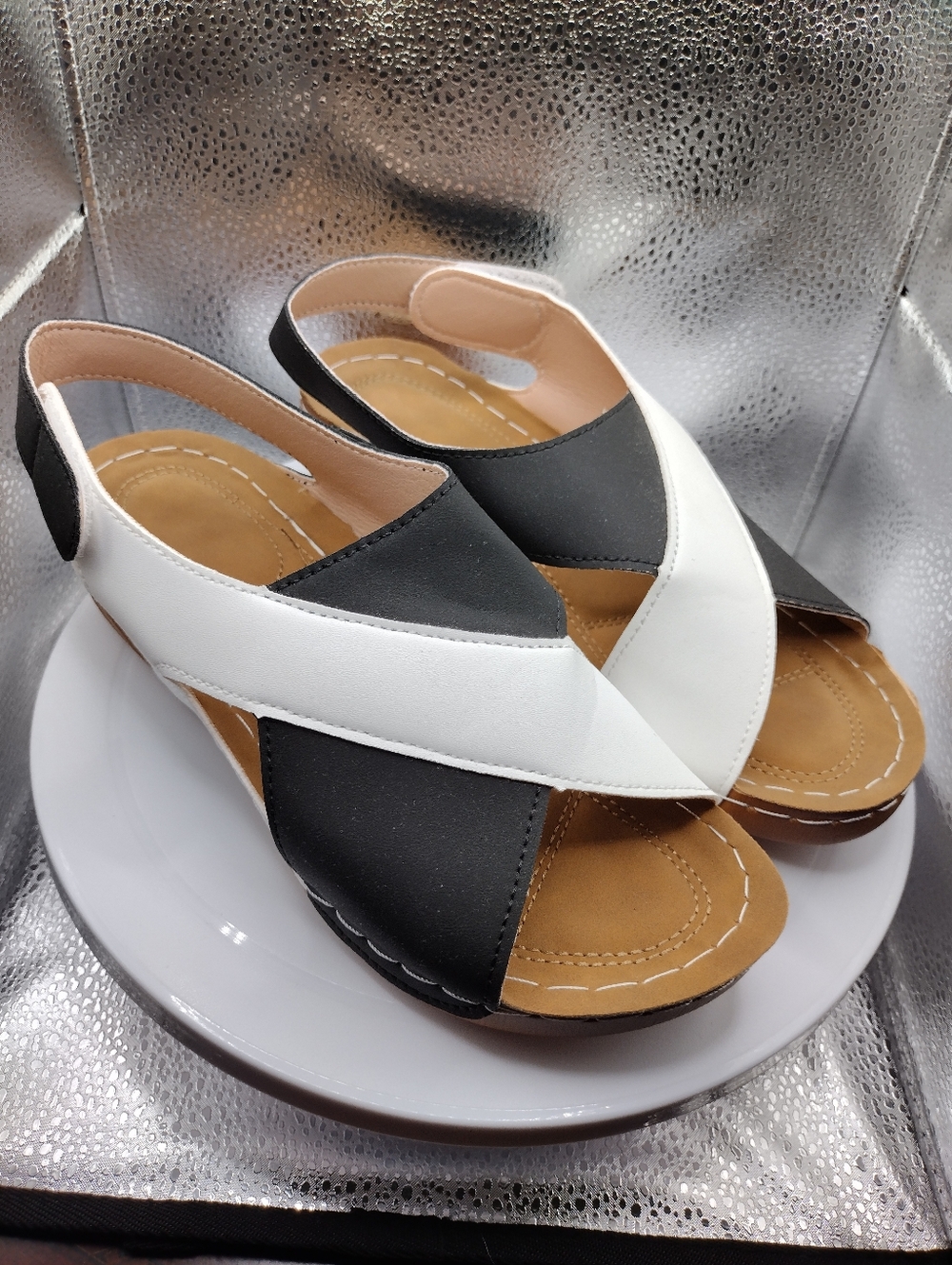 Women’s Black & White Cross-Strap Comfort Platform Sandals US Size 8